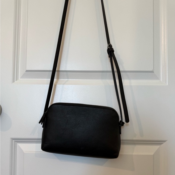 Universal Thread Handbags - Universal Thread Crossbody Bag